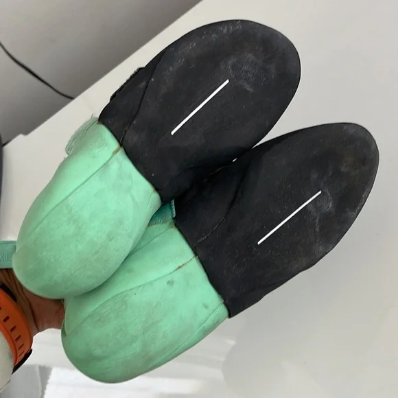 SO iLL Street LV climbing shoes womens size 7 37.5 but fits 5.5-6 - Picture 4 of 8